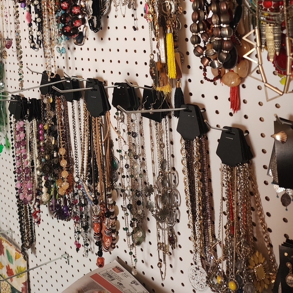 Jewelry Dig 1-100 Live Show Listing $15 Minimum - Picture 8 of 14